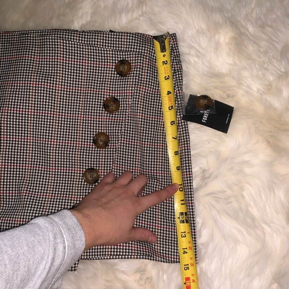 NWT plaid skirt with button details - Picture 5 of 5